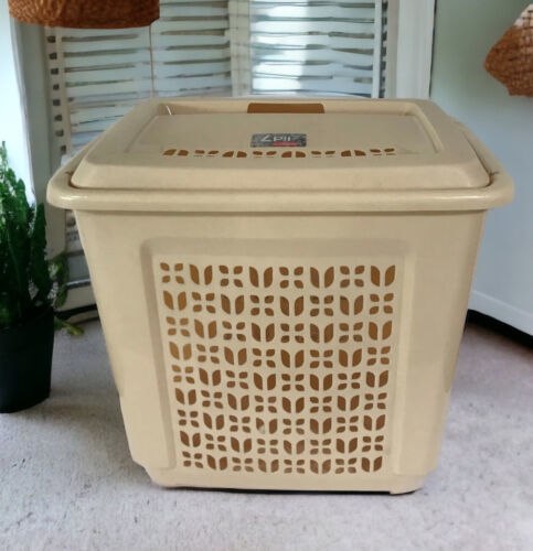 VINTAGE Cream RUBBERMAID LAUNDRY HAMPER BASKET LID CATCH N CARRY