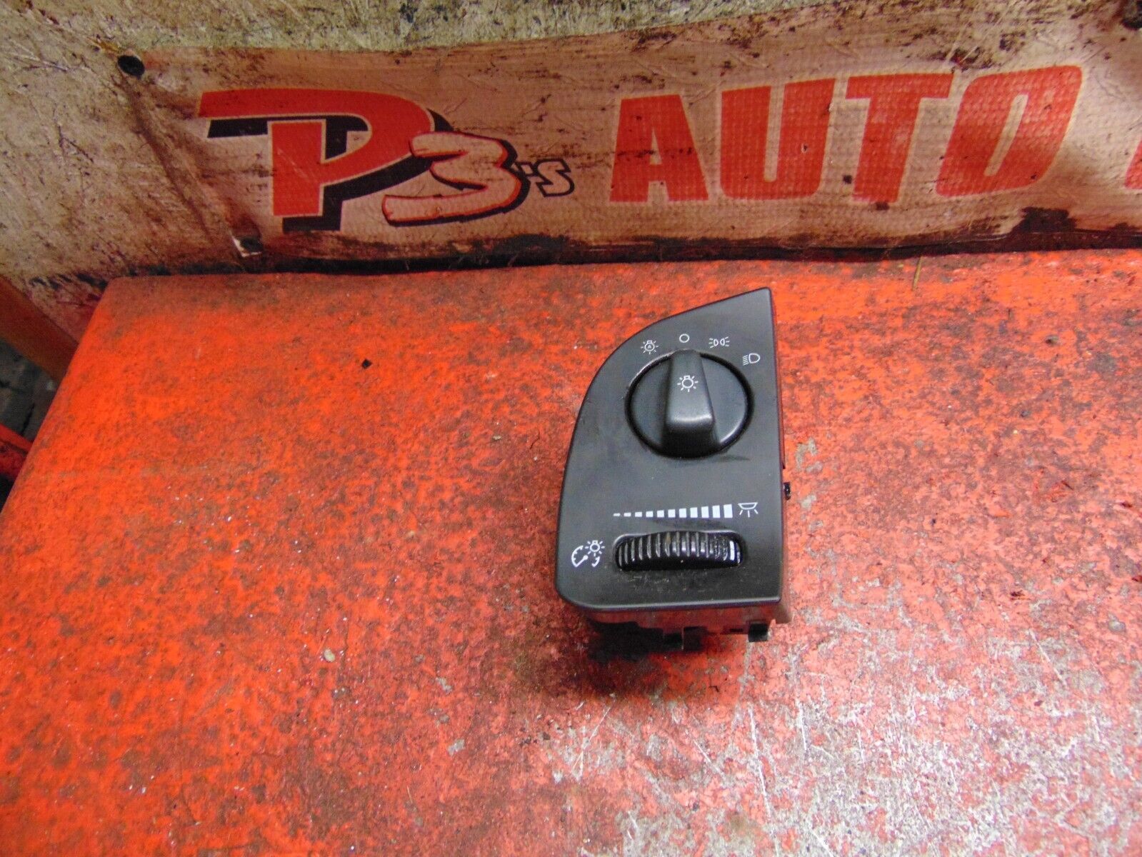 98 00 01 02 99 Ford Crown Vic Victoria oem headlight head light switch