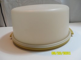 Mid Century MCM Cake Saver Storage Container with Lid and Handle by  Tupperware 1256-5 - The Vintage Shop