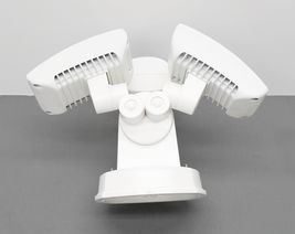 Feit Electric SEC3000/CAM Dual Head Motion Floodlight Security Camera White  image 7