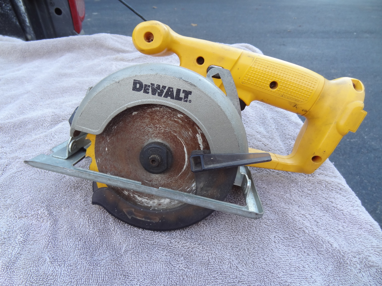 Dewalt DW935 Cordless Circular Saw 1/4" and 50 similar items