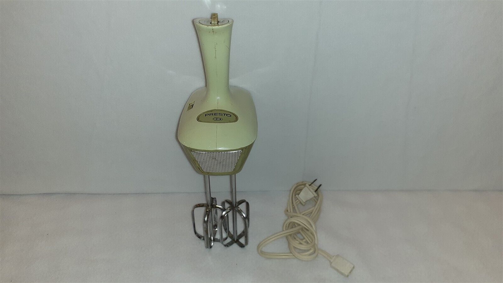 Vintage GE General Electric Atomic Avocado Green Hand Mixer Model