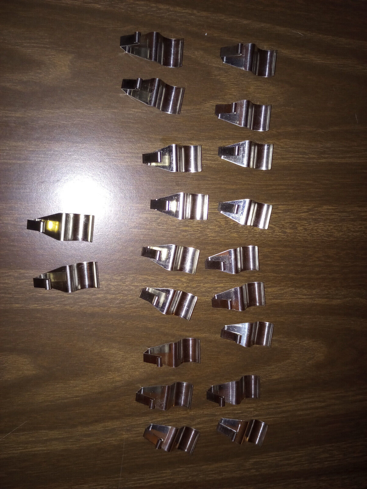 20 Pack Vinyl Siding Hooks NoHole Needed Heavy Duty Siding Hanging Clips Hanger Hooks & Hangers