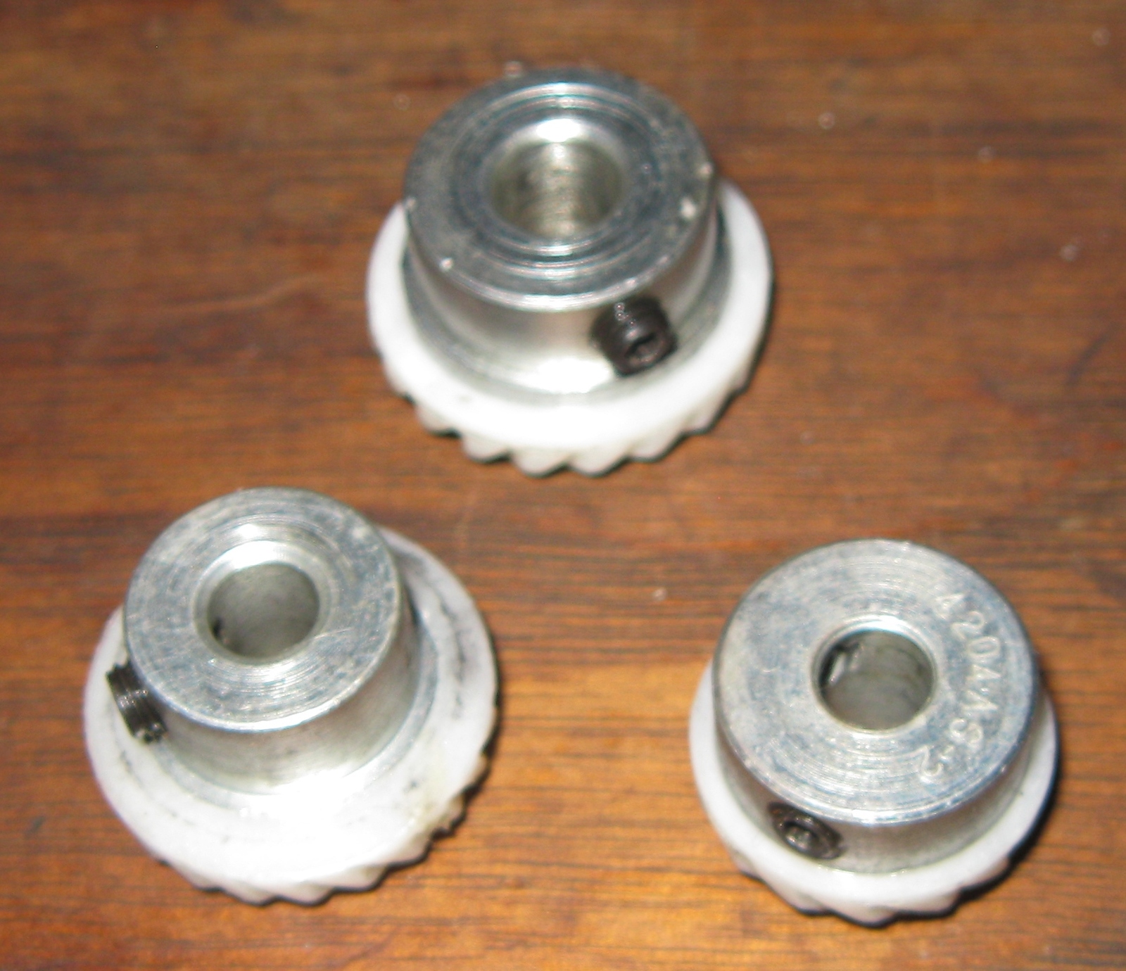 Singer Touch & Sew Lower Bed Shaft Nylon Drive Gears Set Of Three w