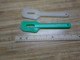 Tupperware scapers gadgets vintage - $12.30