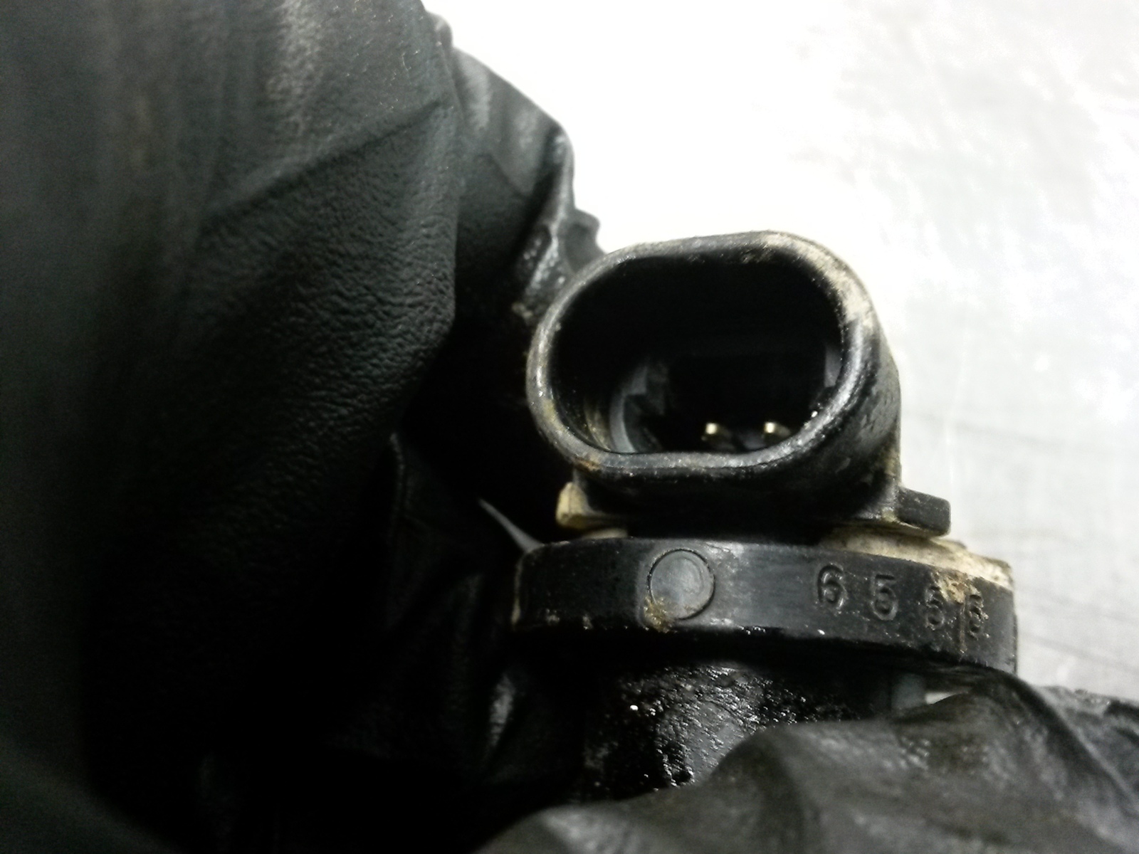 Crankshaft Position Sensor From 1999 Chevrolet Malibu 3.1 Engine Sensors & Switches