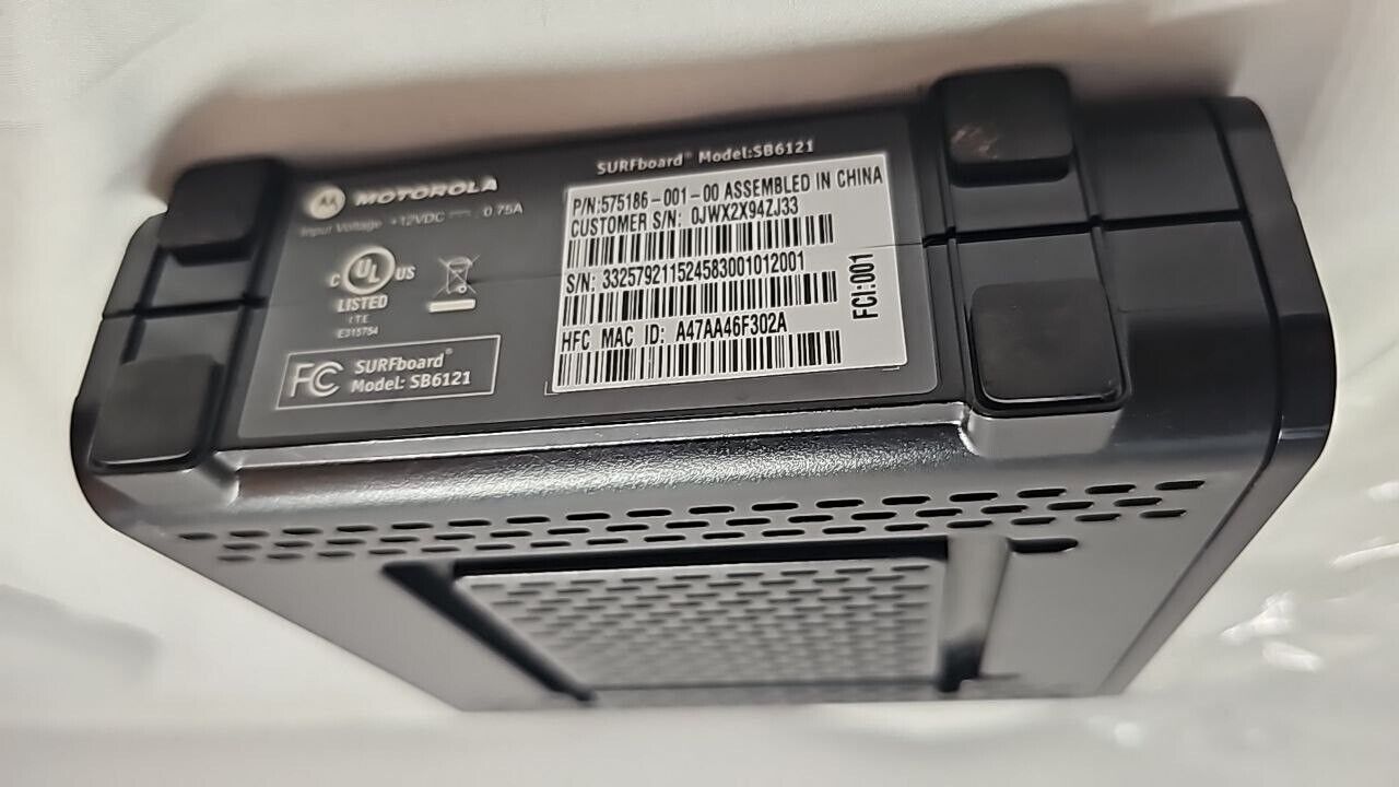 Motorola SURFboard Cable Modem WiFi Router SB6121 High Speed