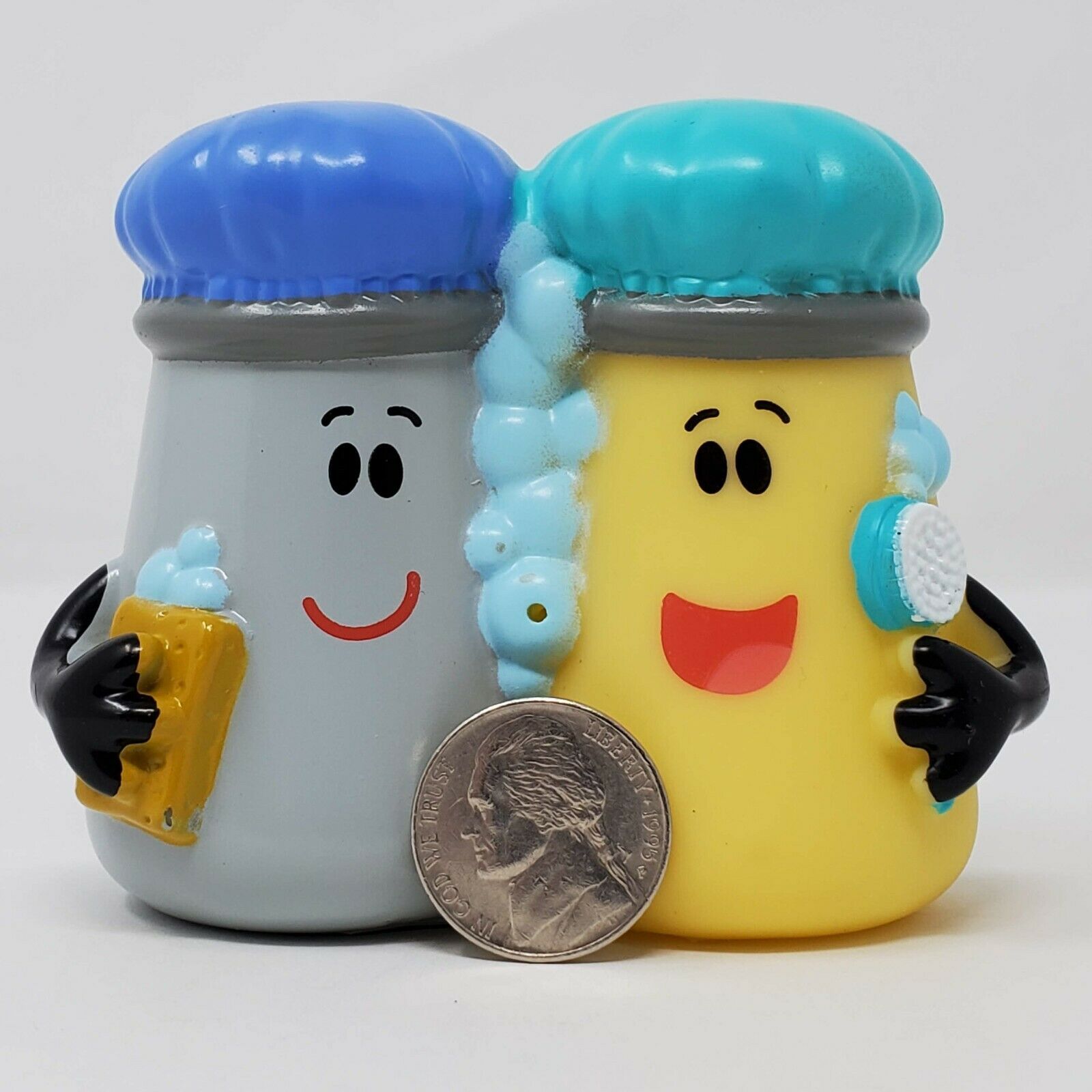 Blue's Clues Mr. Salt, Mrs. Pepper, & Paprika Shaker Set New in Box