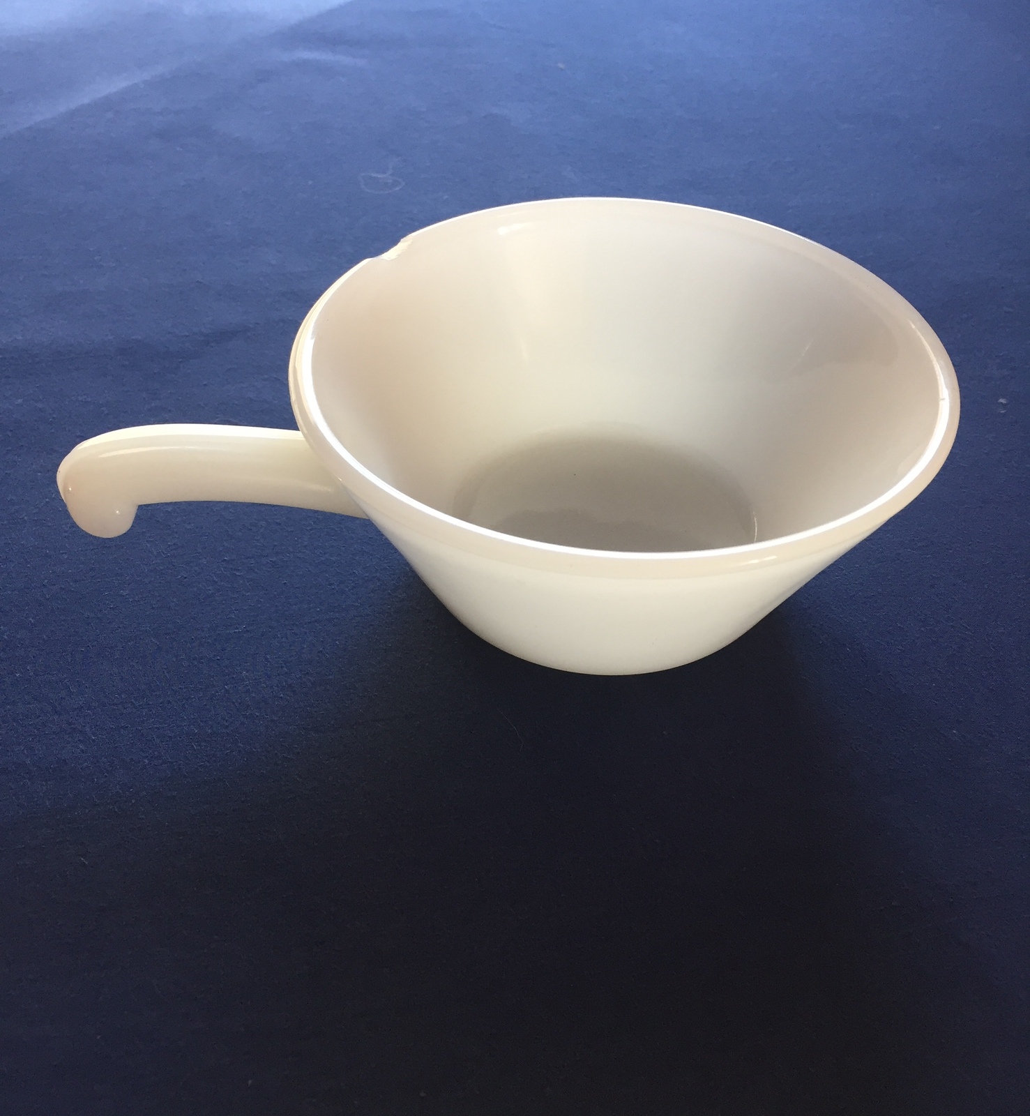 Soup bowl / soup bag - with handle - Fire King Anchor Hocking - white milk  glass