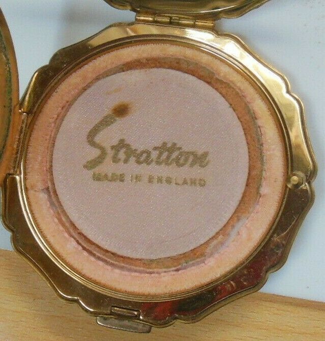 Stratton England Floral Compact Mirror Vintage Designer Accessory