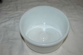 Glasbake Sunbeam Milk Glass Mixing Bowl Small 20 CJ Pour Spout Vintage