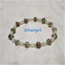 Luster Green 6mm Wedding Cake Lampwork Bracelet - $18.99