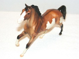 BREYER MOLDING COMPANY TOY PINTO HORSE WITH FLESH TONE MUZZLE GUC - $24.99