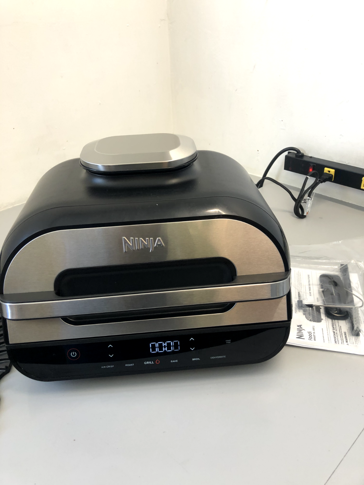 Ninja Foodi 6in1 Smart XL Indoor Grill with Air Fryer Smart Probe