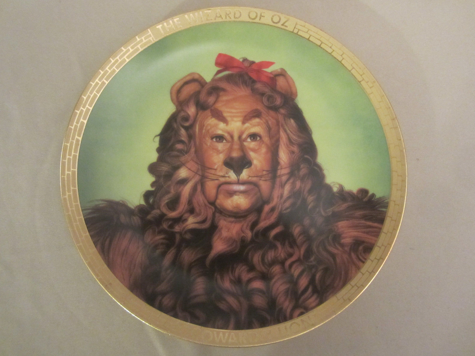 Primary image for COWARDLY LION collector plate WIZARD OF OZ PORTRAITS Thomas Blackshear
