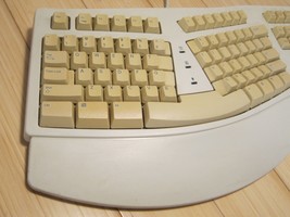Vtg Microsoft Natural Ergonomic PS/2 Wired Keyboard White 59758 Tested & Working - $32.71