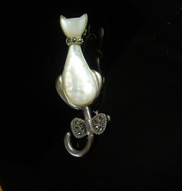 Sterling silver Cat Brooch - Mechanical tail - Vintage MOP Kitty - Whims... - $75.00