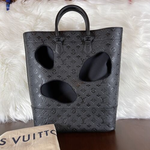 Louis Vuitton Crafty Alma PM Black in Embossed Grained Cowhide