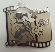 Disney Countdown to the Millennium Mickey Mouse Year 1934 #7 of 101 Pin Fotoball - $24.55