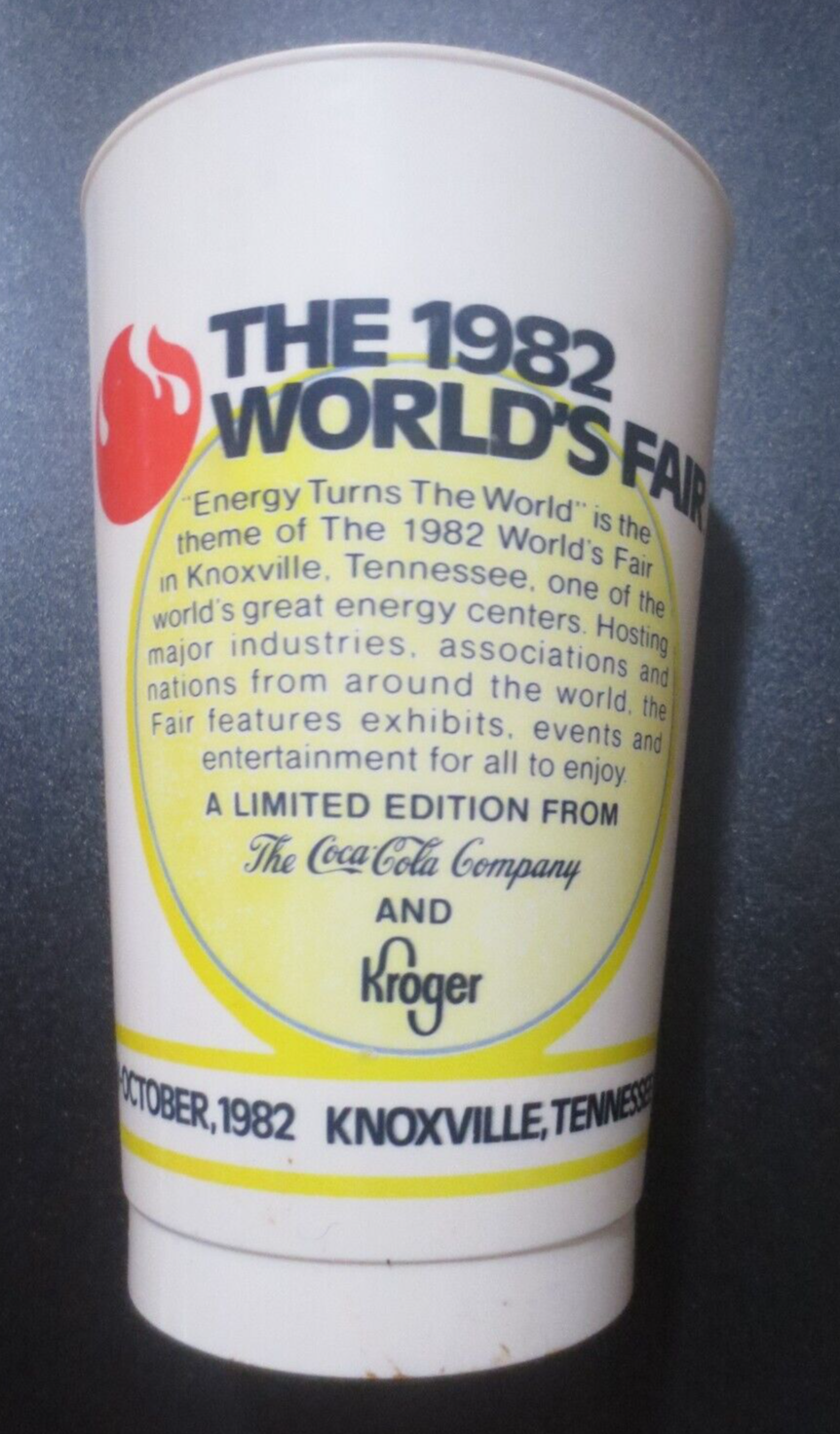 COCACOLA 1982 Worlds Fair Knoxville, Tennessee plastic tumber Soda