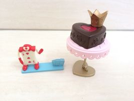 Dollhouse Miniature Disney Queen of Heart Cake, Card From Alice in Wonde... - $45.00