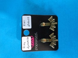 Paparazzi Earrings (new) Diva Dynamite/Brass 9121 - $5.16