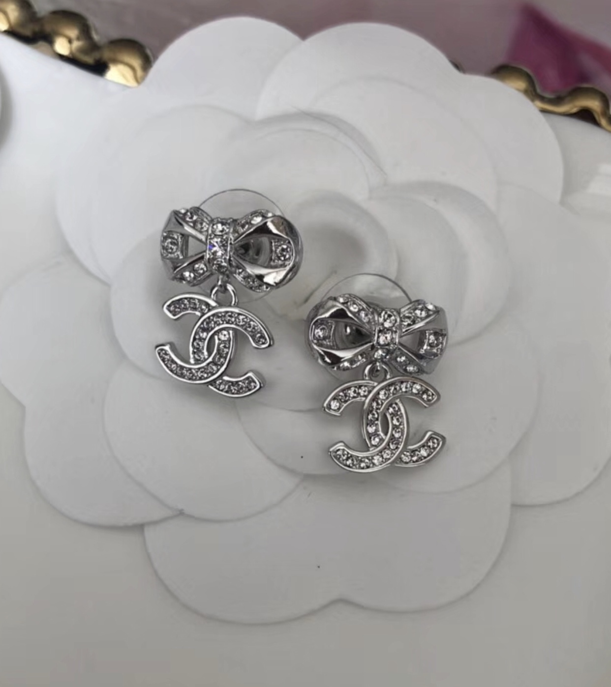 100% Auth Chanel 2018 Spring Cc Crystal Bow and 50 similar items
