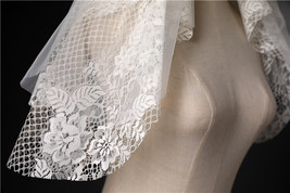 Shoulder Length Wedding Bridal Veils Layer Flower Lace Tulle White Bridal Veils  image 5