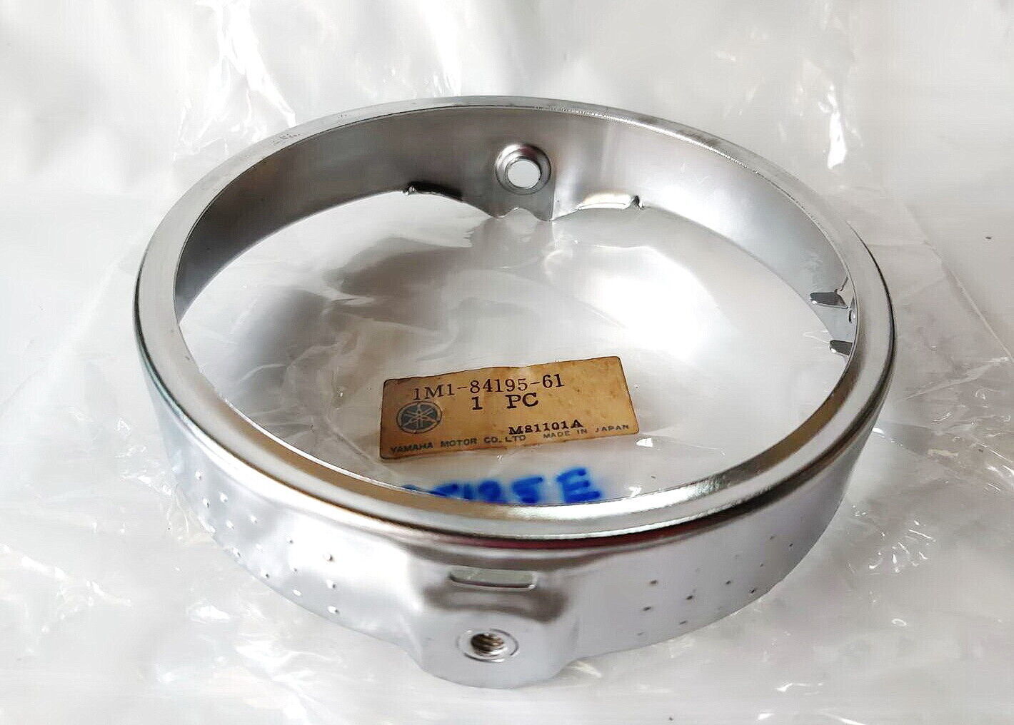 Yamaha DT100 DT125 DT175 DT250 DT400 XT125 XT250 Headlight Retaining