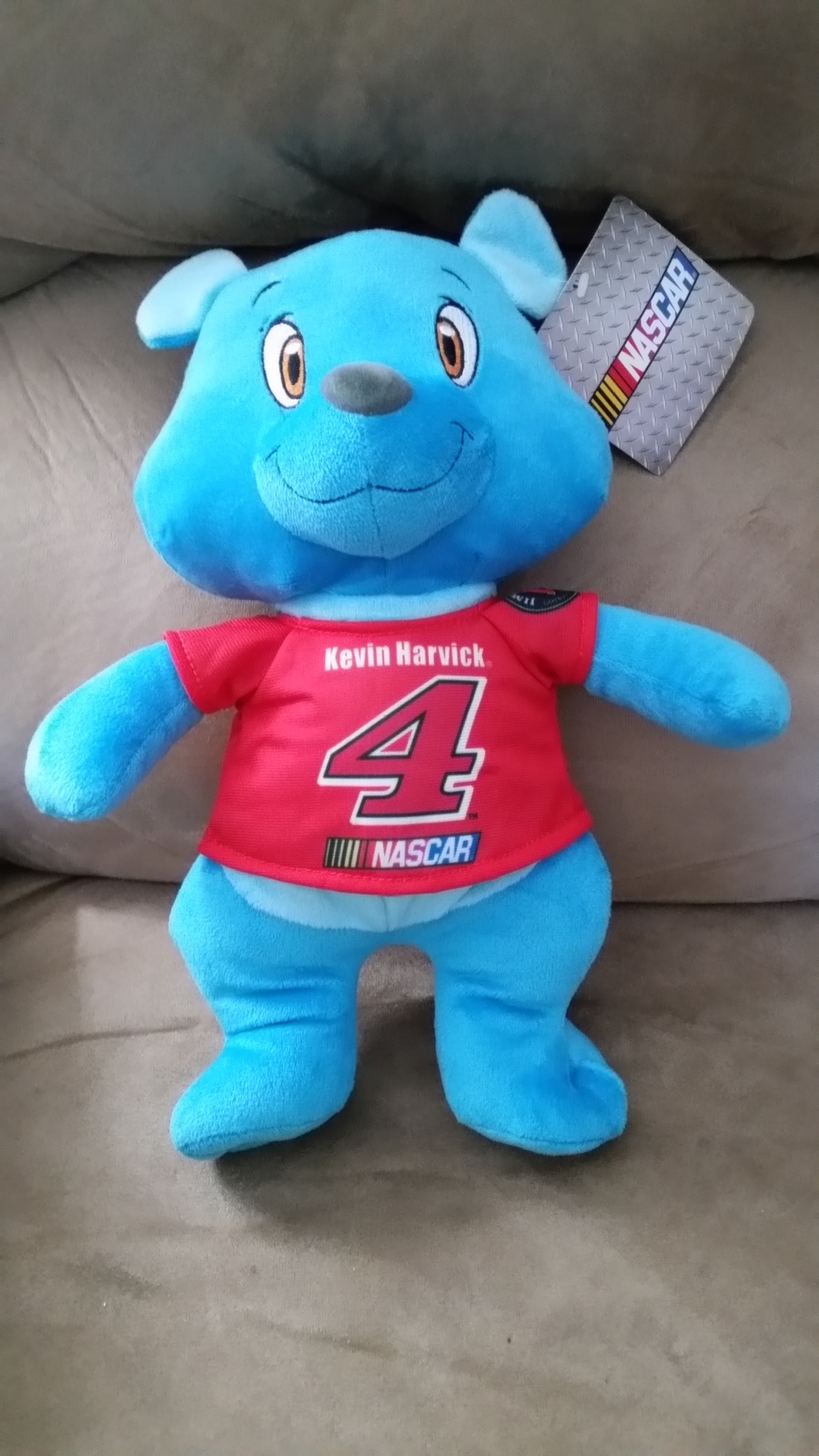 https://images-worker.bonanzastatic.com/afu/images/f3cf/b01b/bcd7_8304147890/nascarbearkevinharvick.jpg