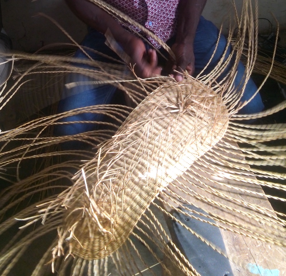African Moses basket, Ghana Moses basket, Natural straw hand woven