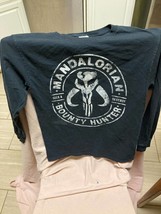 Mandalorian Seek & Destroy Bounty Hunter Long Sleve Shirt Size S - $14.85