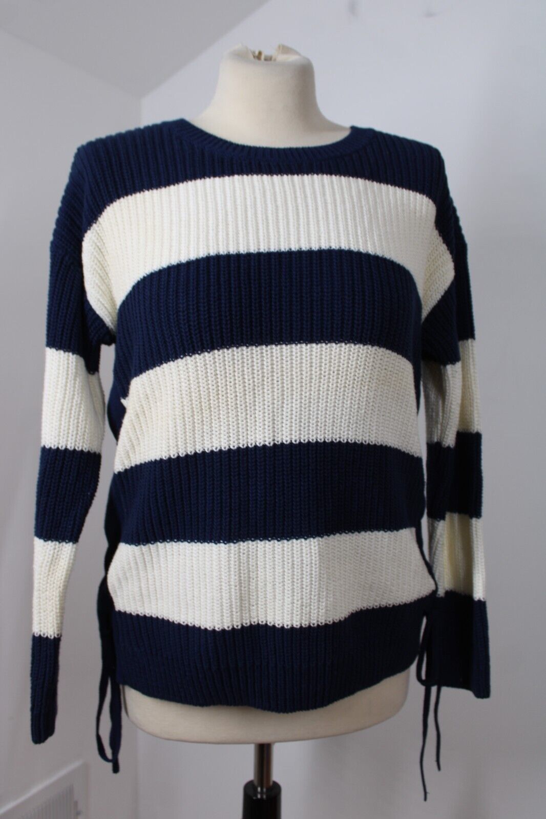 NWT Talbots women's 100%Pure Merino Wool V-neck sweater. Size LP.