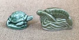 Vintage Wade Whimsies Green Turtle Figurine Set Of Two Miniature Tortoise - $7.92