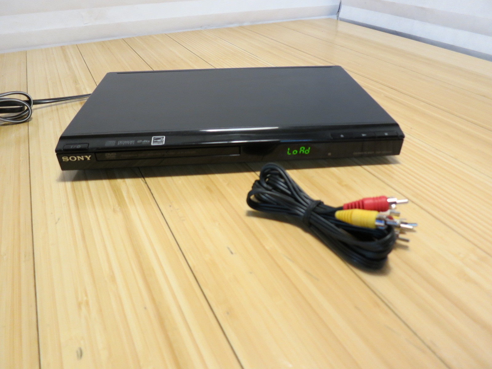 Sony DVP-SR200P DVD Player Screensaver 