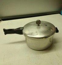 vintage 4 quart Mirro-matic pressure cooker, heavy aluminum jiggle