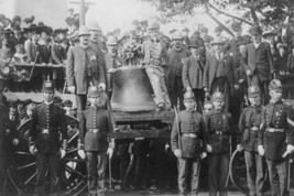 Boston Police watch over the Liberty Bell that has arrived by Train 20 x... - $25.98